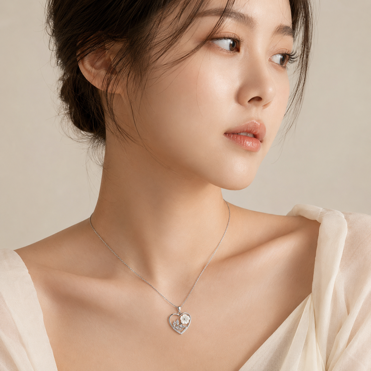 SELMORA NECKLACE