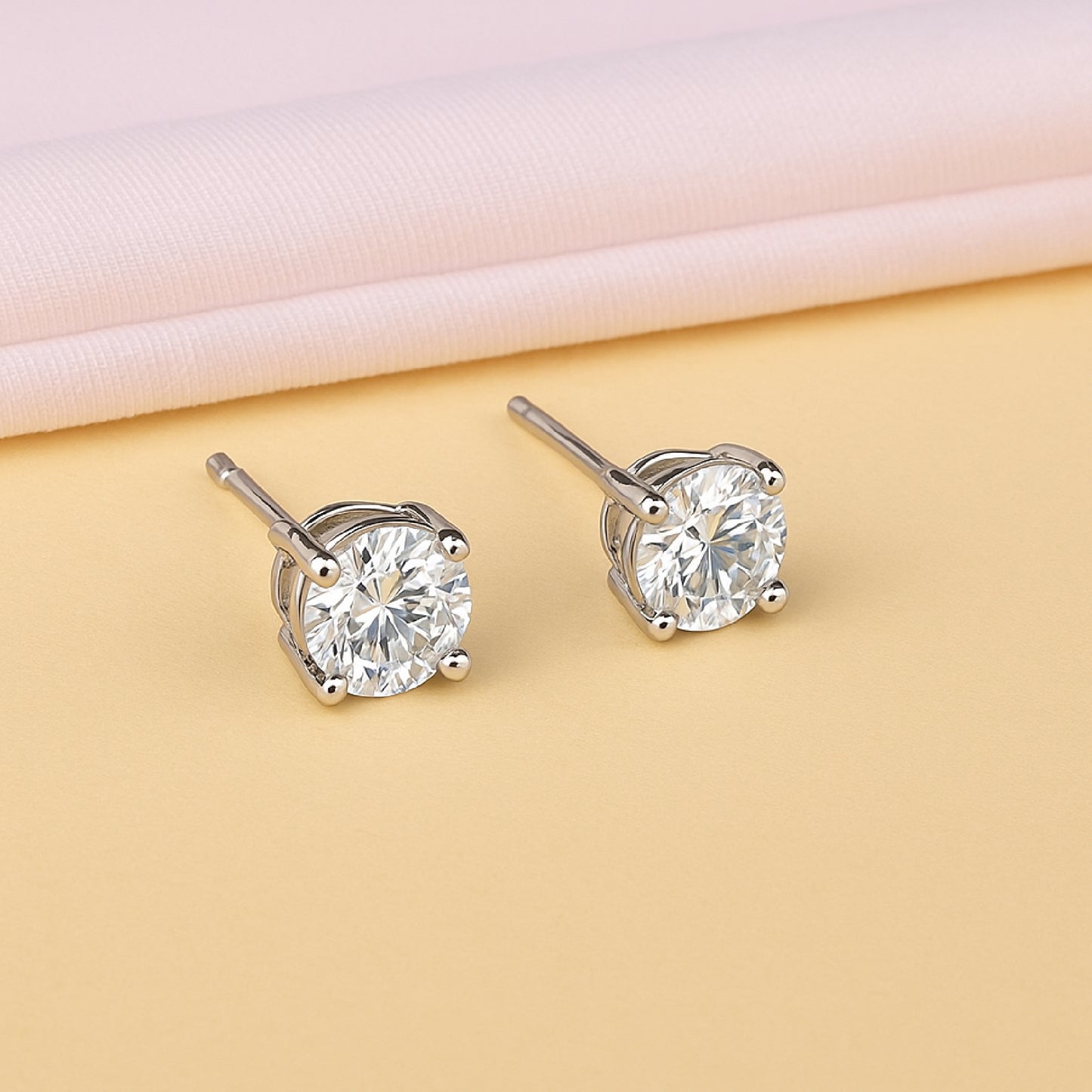 Eclate Studs
