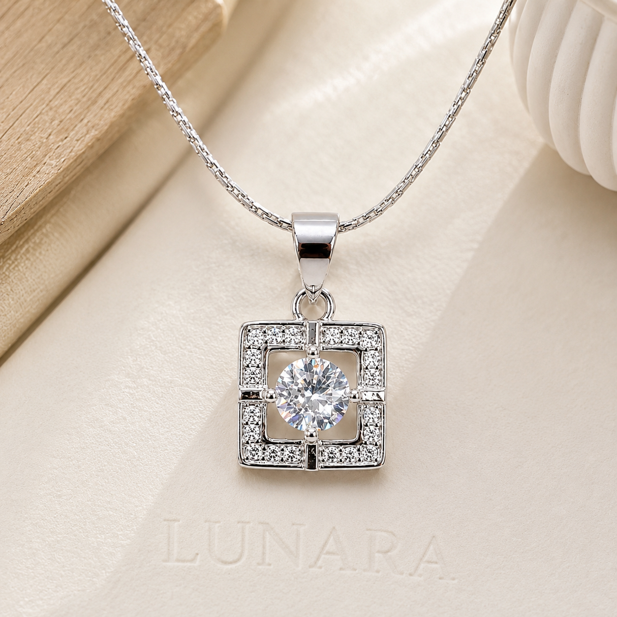 LUCENT GRID NECKLACE